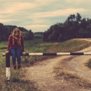 Je souhaite utiliser mes cryptomonnaies pour jouer, mais je voudrais éviter les frais trop élevés. Est-ce qu'il est possible de déposer et retirer en