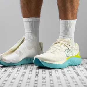 Finding true-to-size wide-width athletic shoes online?