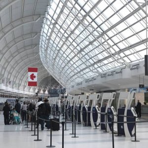 Is oversized baggage pickup easy at Toronto Pearson Airport?