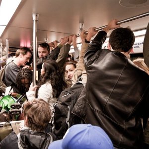 How can passengers choose reliable transport when plans change unexpectedly?